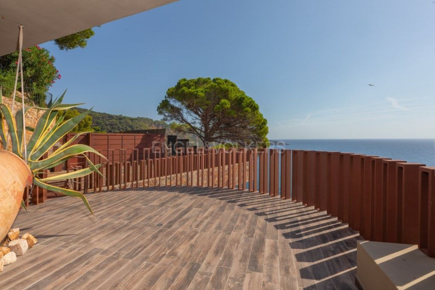 Casa en venda a primera línia de mar, a Sant Feliu de Guixols