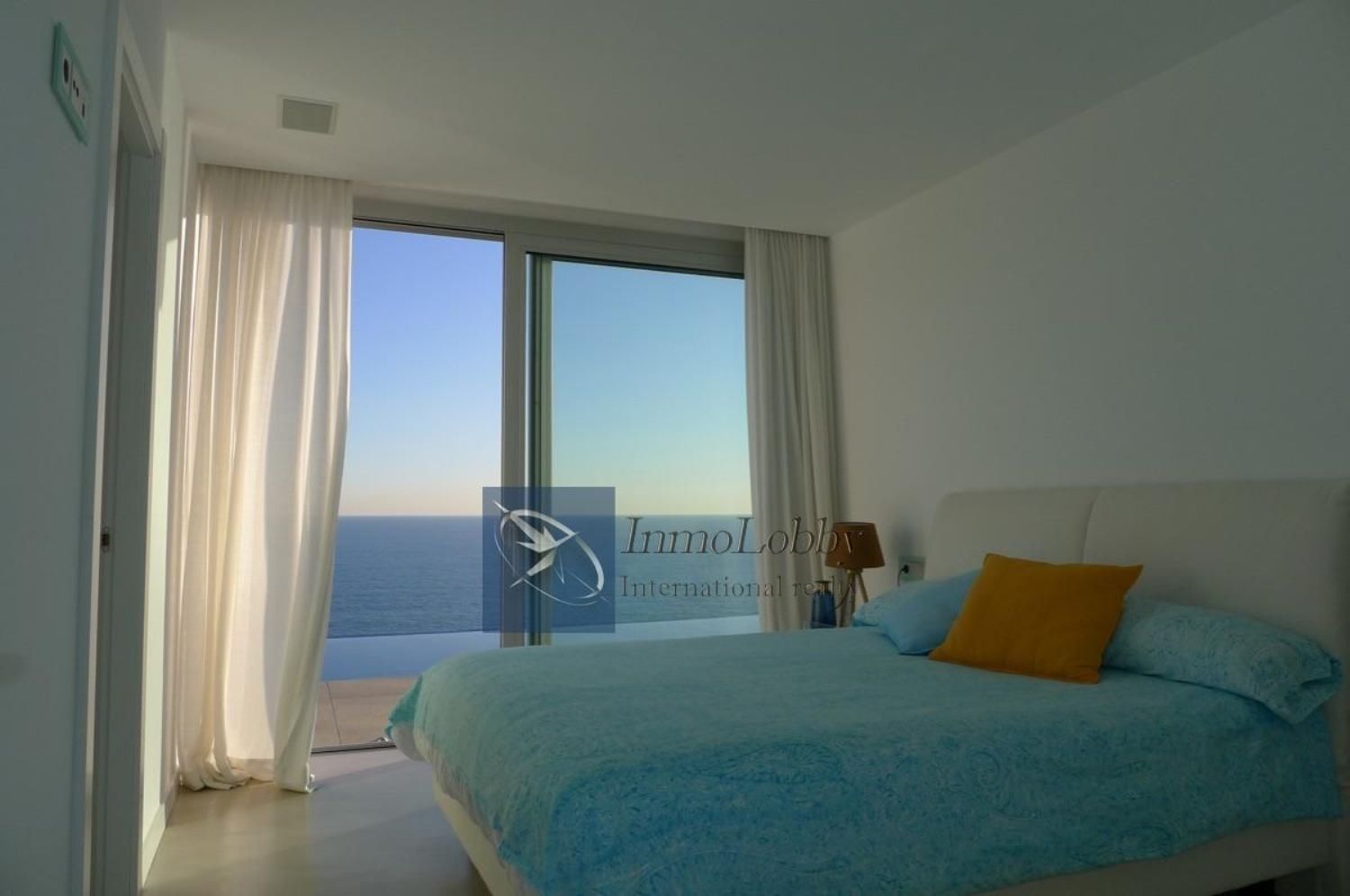 Casa en venta en primera línea de mar en la alle Ricard Boadella i Sanabria, en Sant Feliu de Guixols
