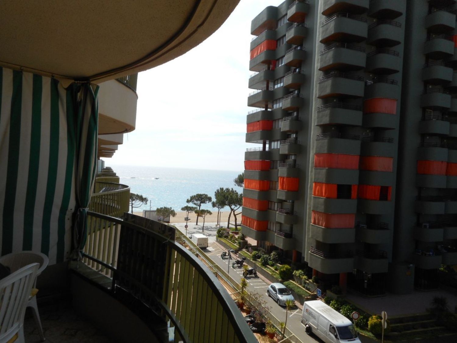 Apartment for sale on the seafront in Platja Llarga, in Platja d'Aro