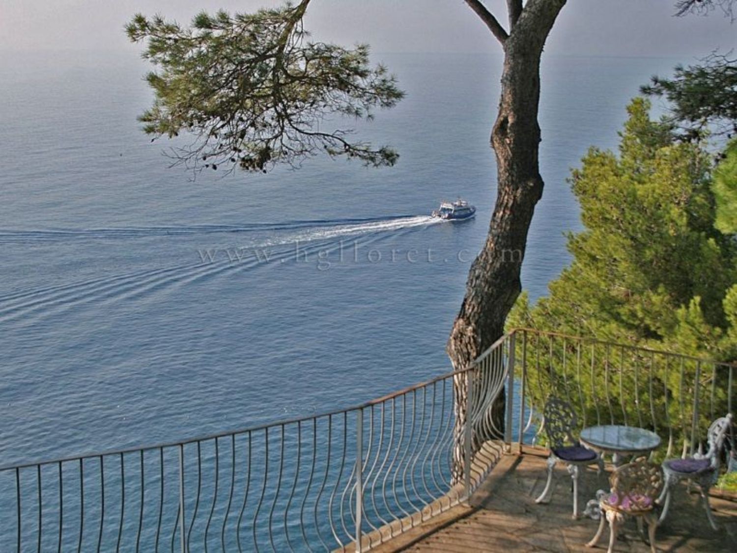 Semi-detached house for sale on the seafront in Canyelles, in Lloret de Mar