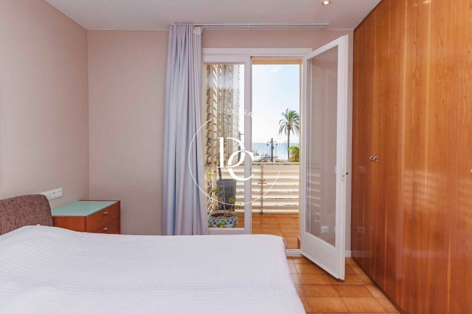 Apartamento à venda à beira-mar no Paseo de la Ribera, em Sitges
