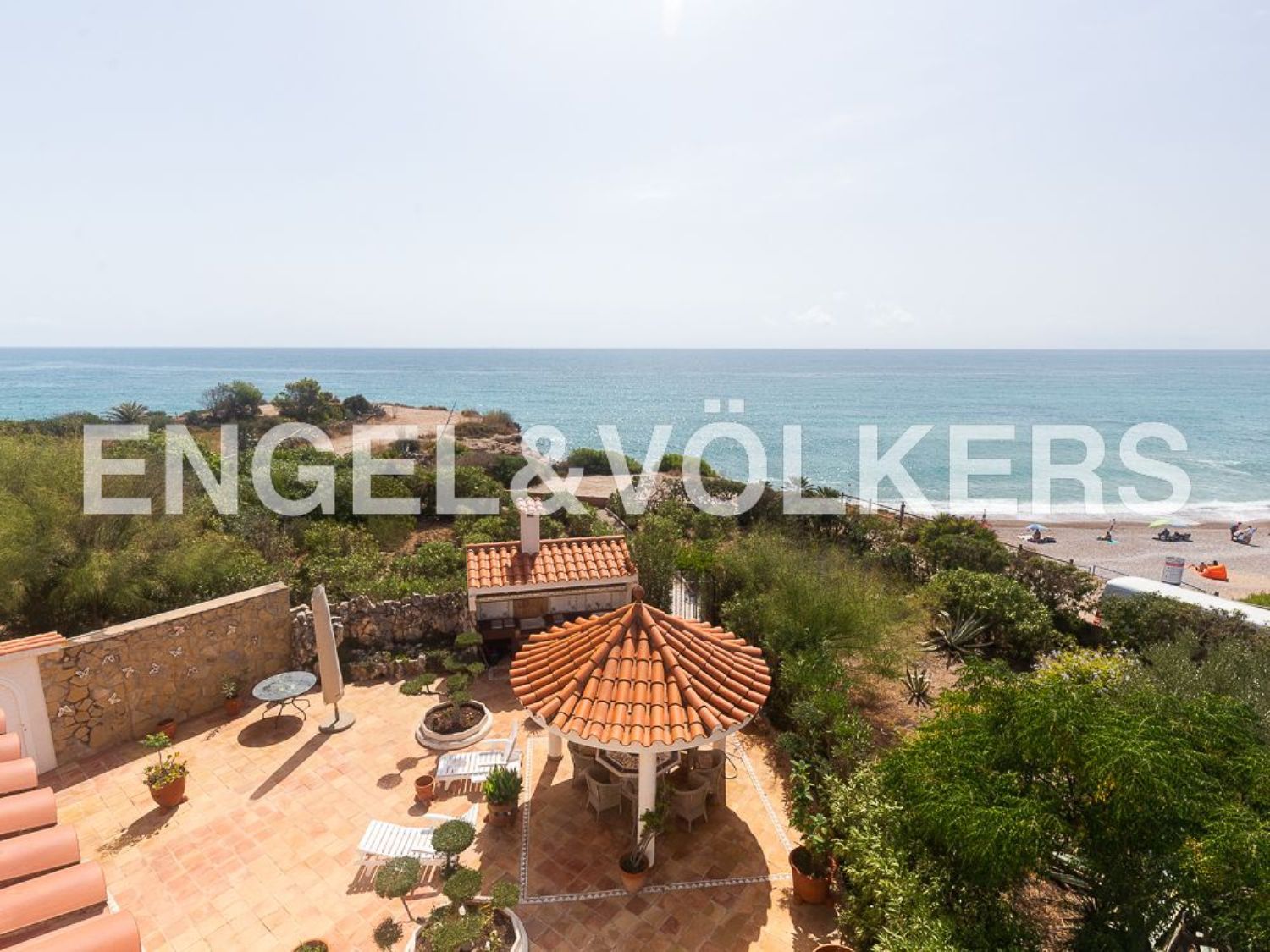 House for sale on the first line of the sea in the Urban Center, in Vinaròs