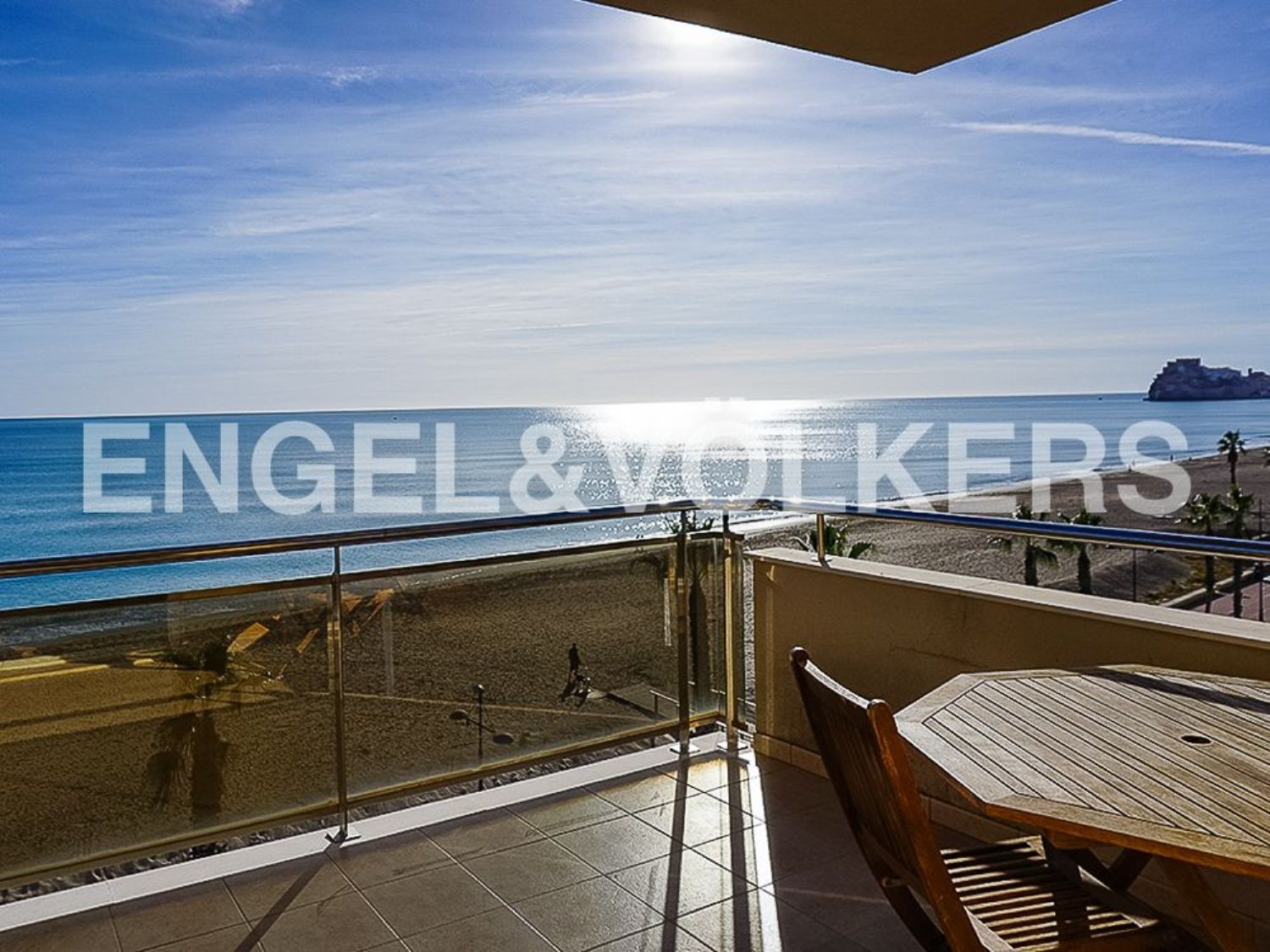 Apartment for sale on the seafront on Avenida del Papa Luna, in Peñiscola