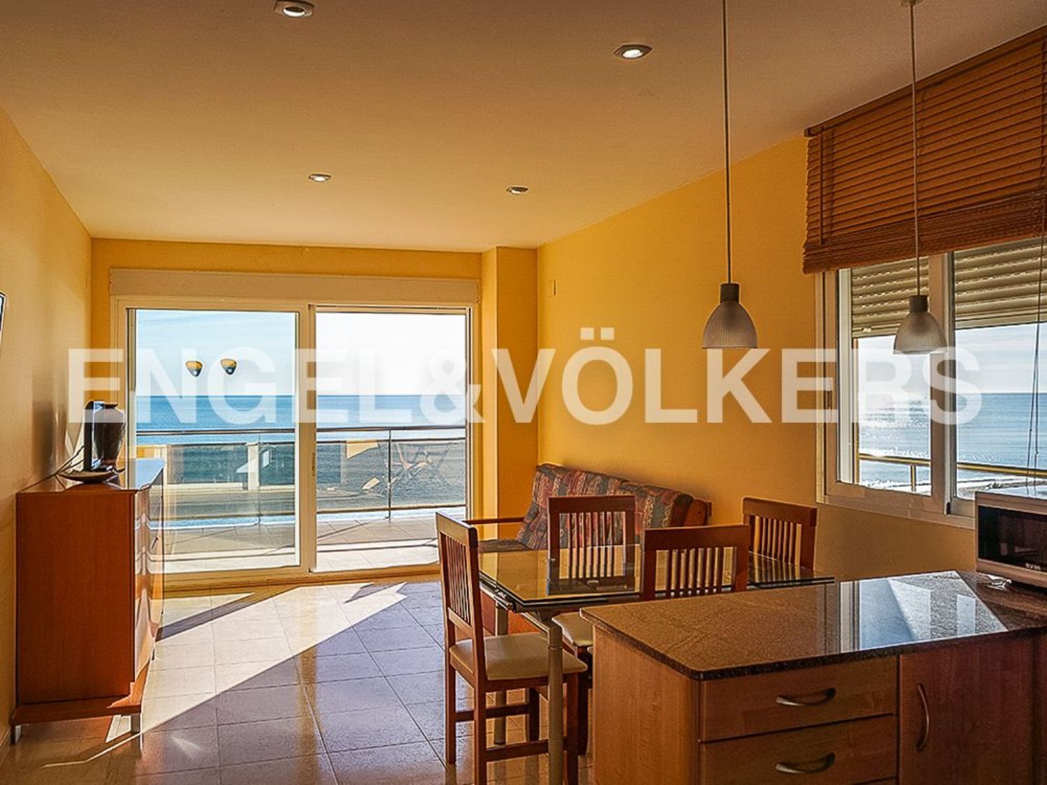 Apartment for sale on the seafront on Avenida del Papa Luna, in Peñiscola