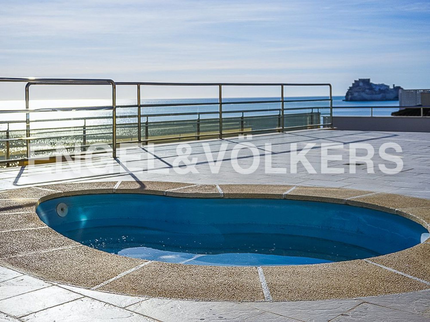 Apartment for sale on the seafront on Avenida del Papa Luna, in Peñiscola