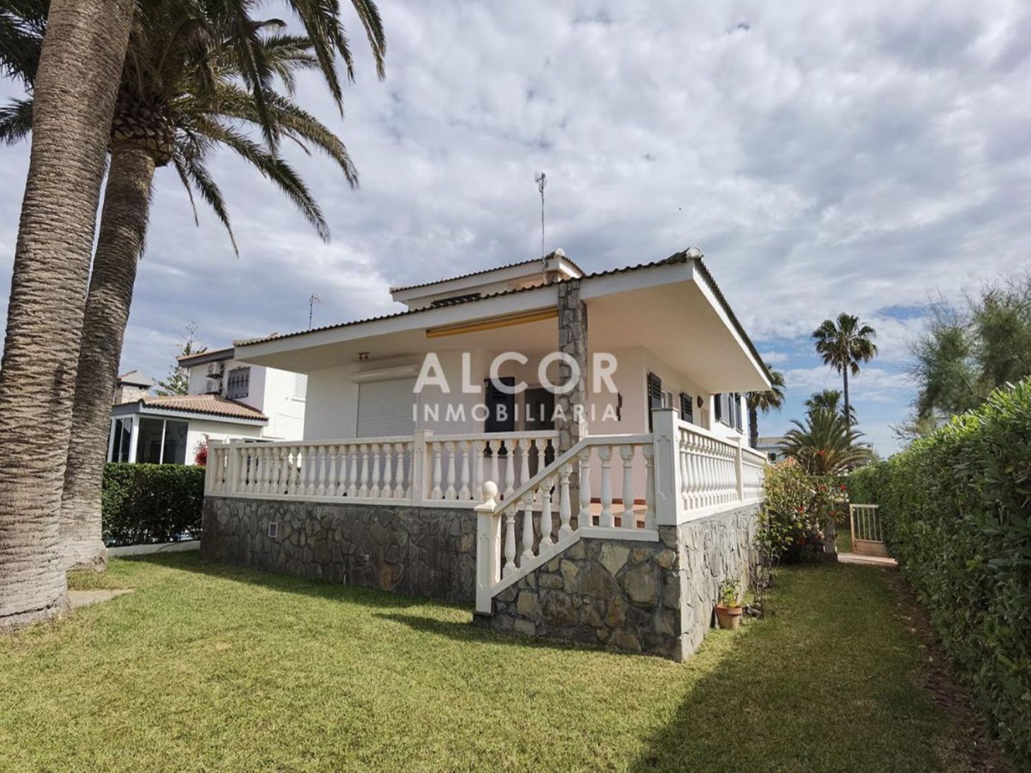 Casa en venta en primera línea de mar en la avenida del Papa Luna, en Peñiscola