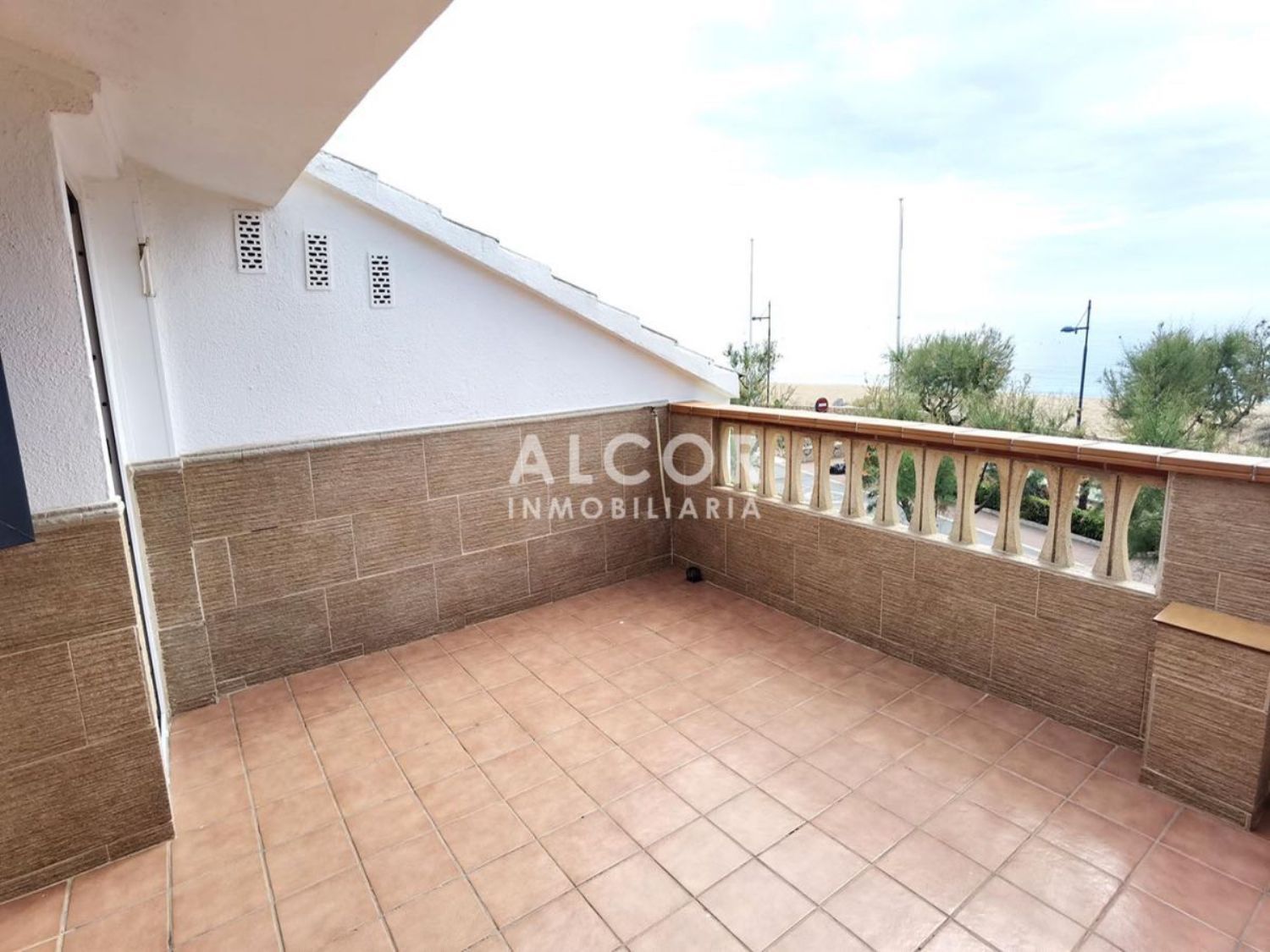 House for sale on the seafront on Avenida del Papa Luna, in Peñiscola