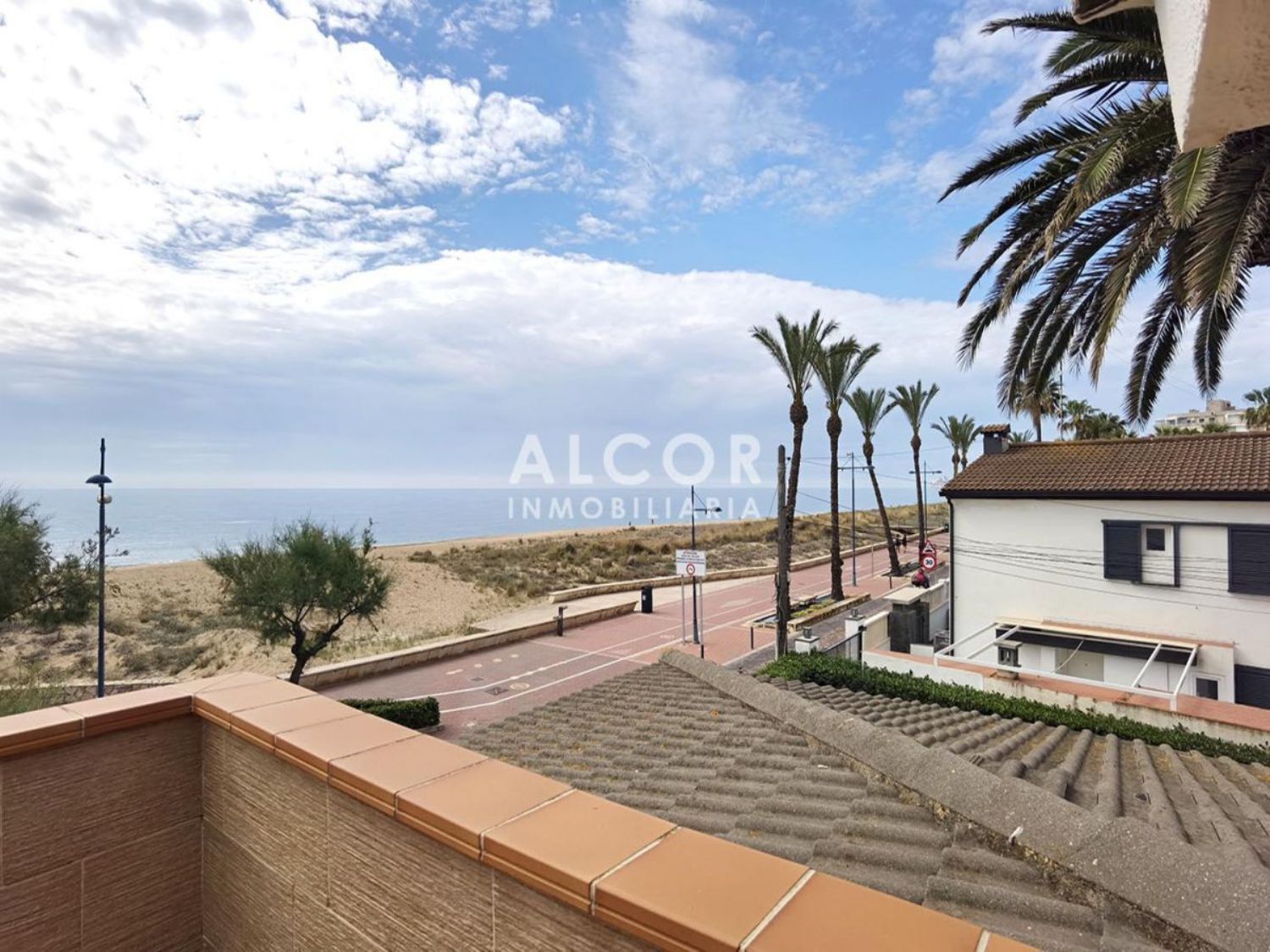 Casa en venda a primera línia de mar a l'avinguda del Papa Luna, a Peníscola