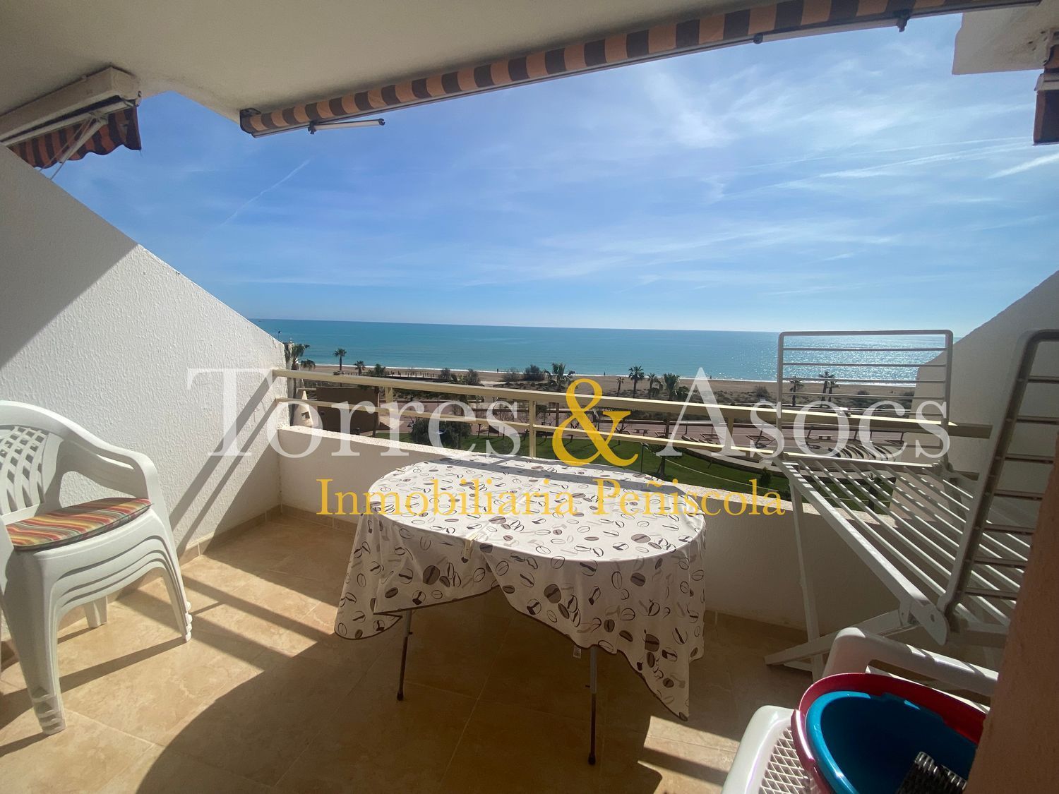 Apartment for sale on the seafront on Valencia Avenue, in Peñiscola
