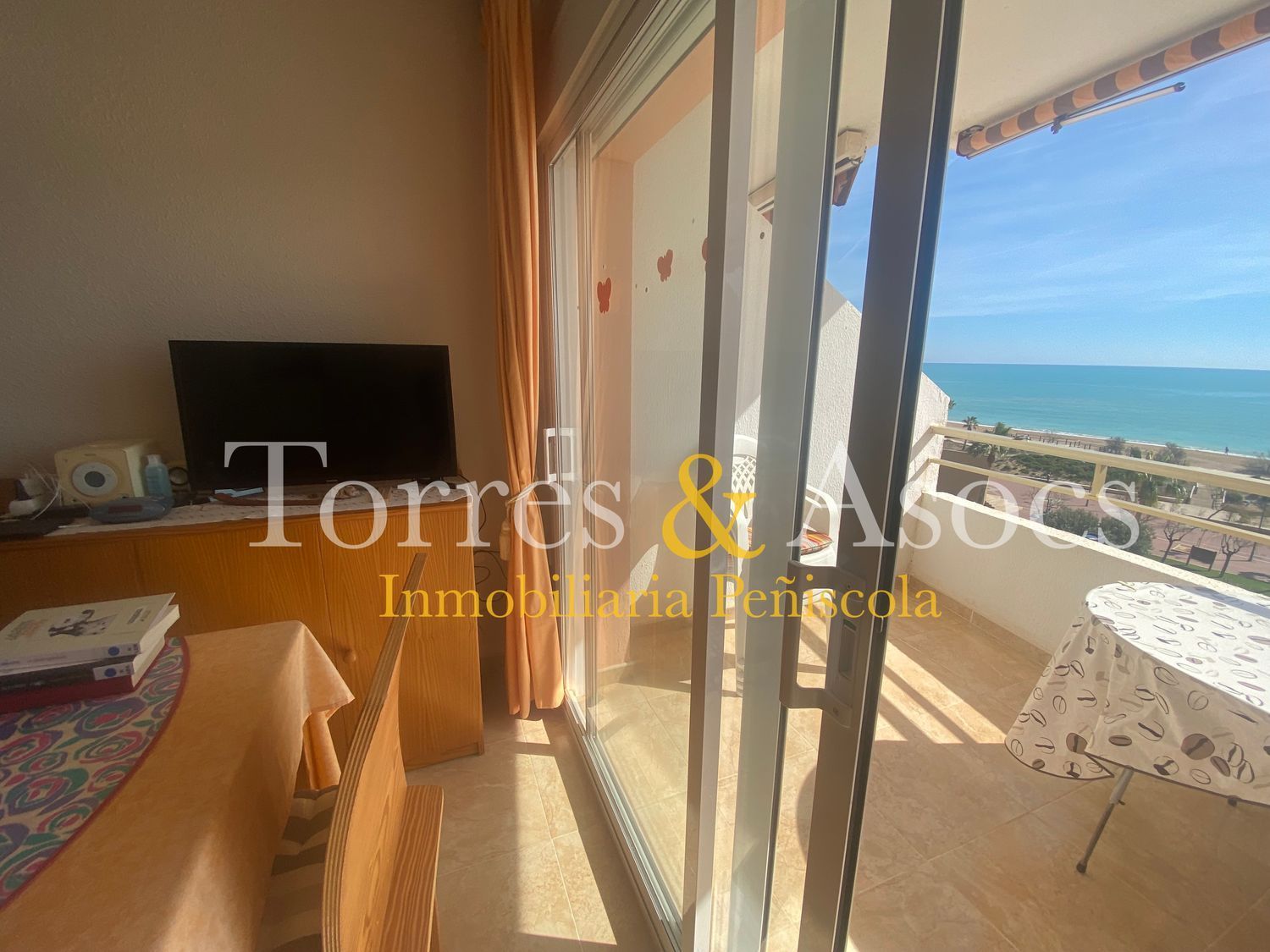 Apartment for sale on the seafront on Valencia Avenue, in Peñiscola