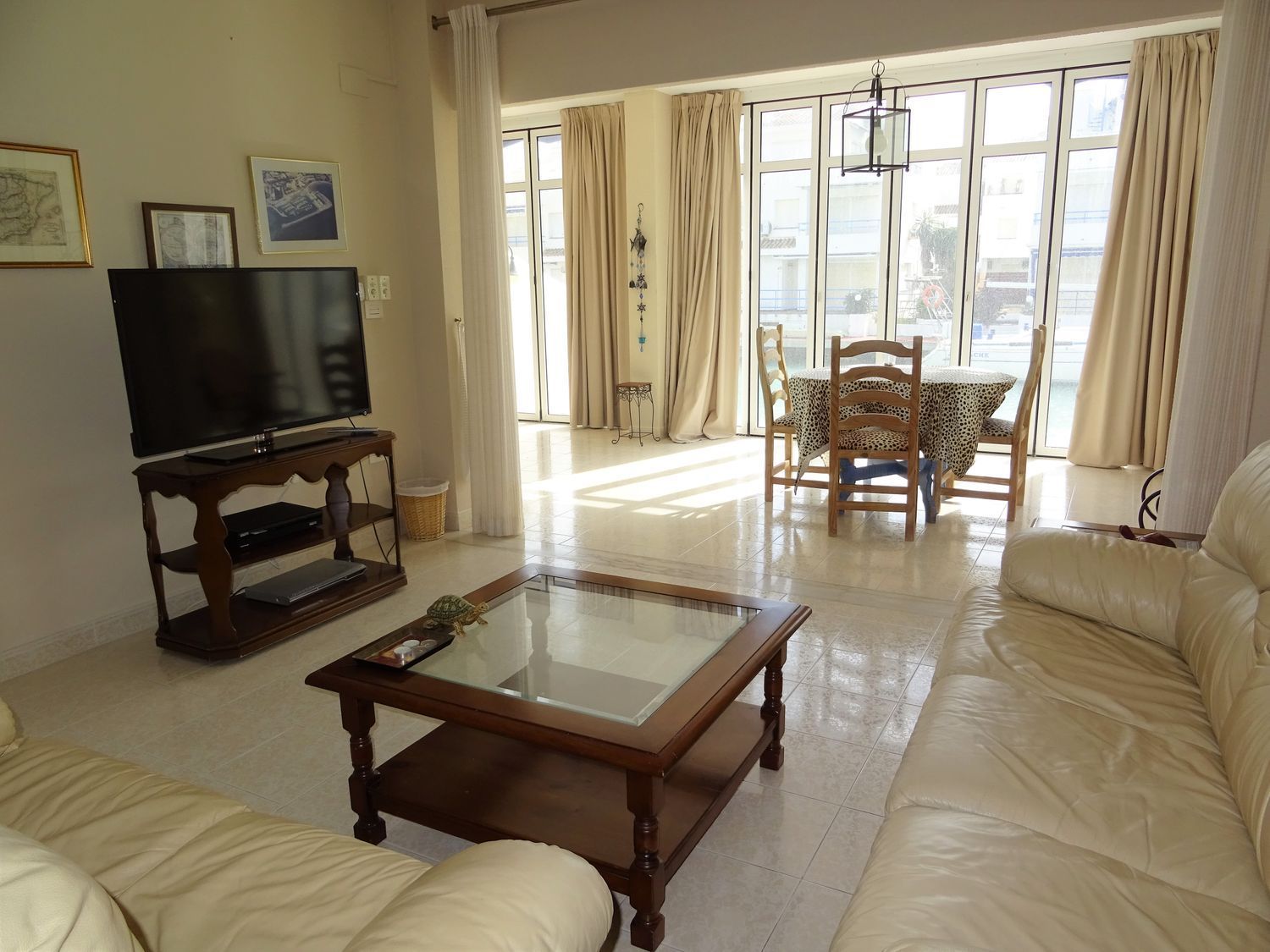 Duplex for sale on the seafront on the promenade, in Alcossebre