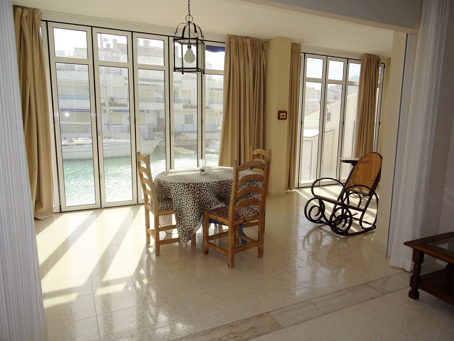 Duplex for sale on the seafront on the promenade, in Alcossebre