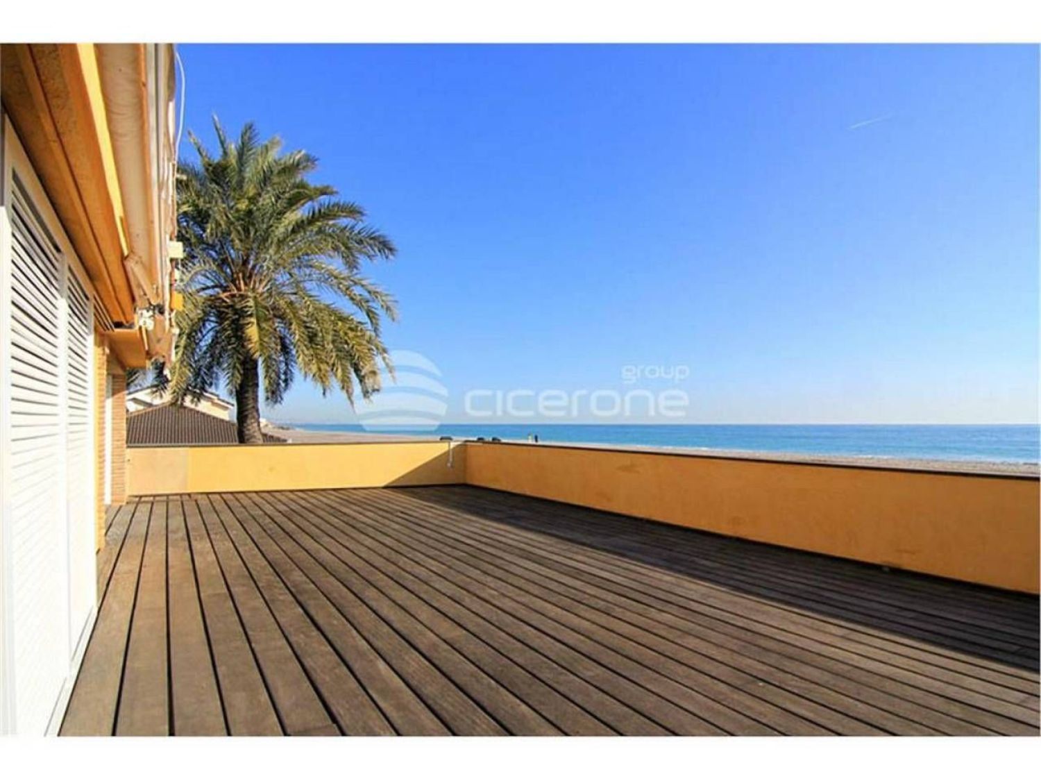 House for sale on the seafront on Calle del Coll-Verd, in Sagunto