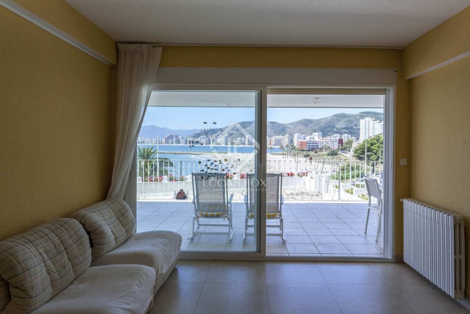 Casa en venta en primera línea de mar en El Faro, en Cullera