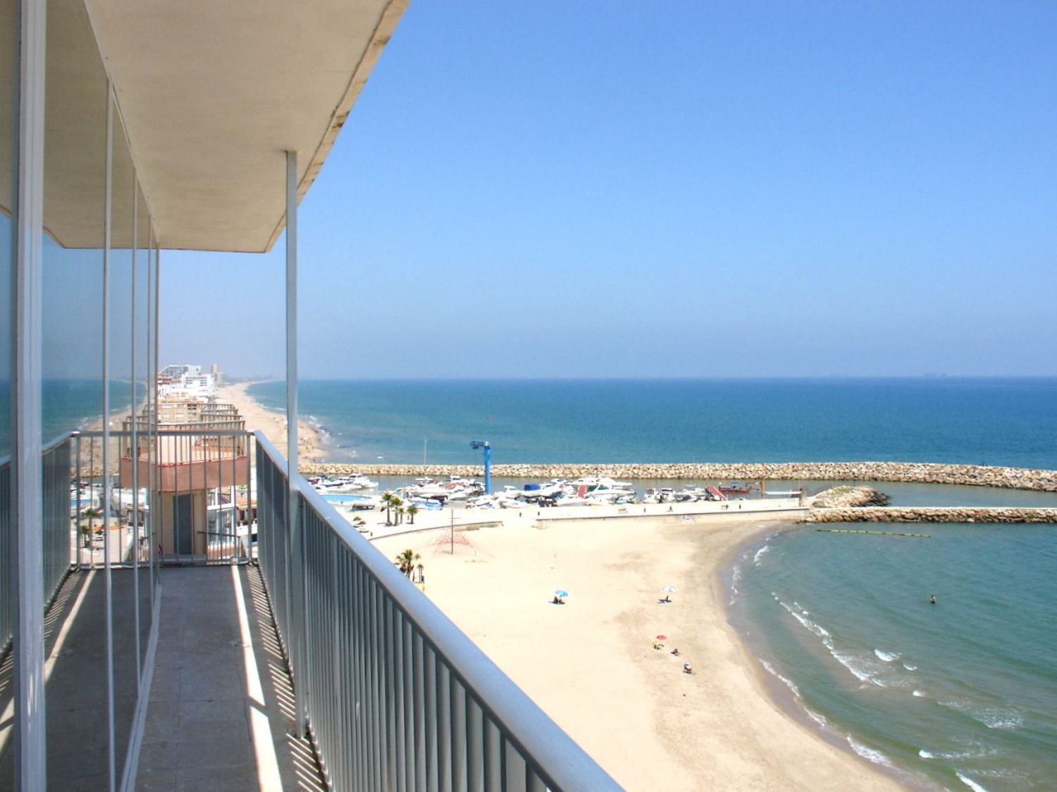 Apartment for sale on the seafront in El Perelló, in Sueca