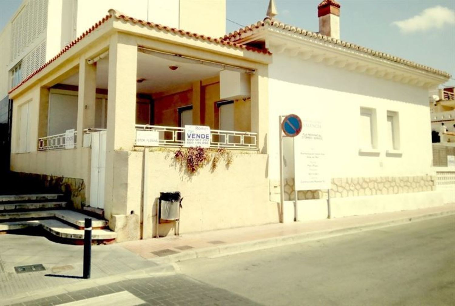 House for sale on the seafront on the Paseo Maritim, in Piles
