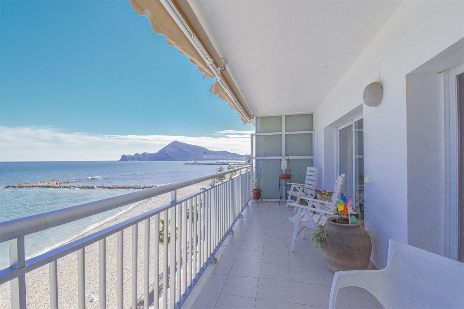 Piso en venta en primera línea de mar en Calle la Mar, en Altea