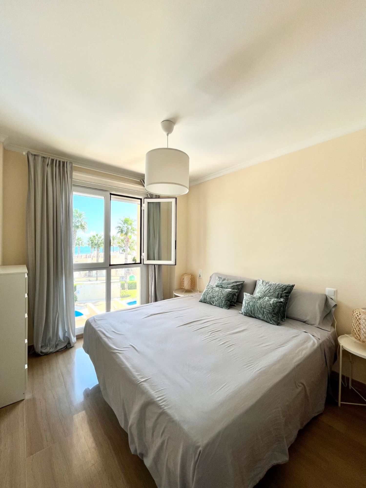Apartment for sale on the seafront on Riu de Gallinera street, in Dénia