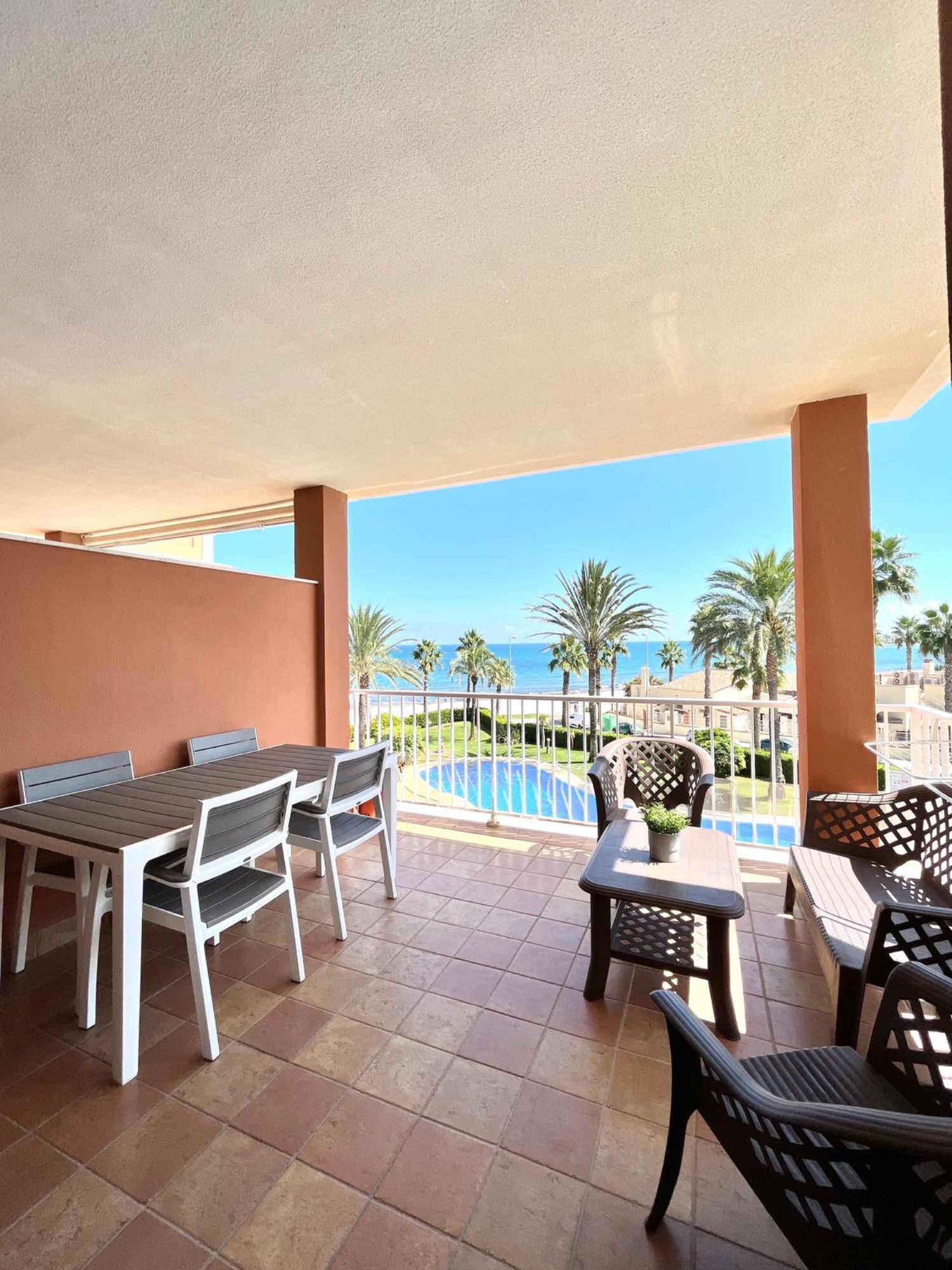 Apartment for sale on the seafront on Riu de Gallinera street, in Dénia