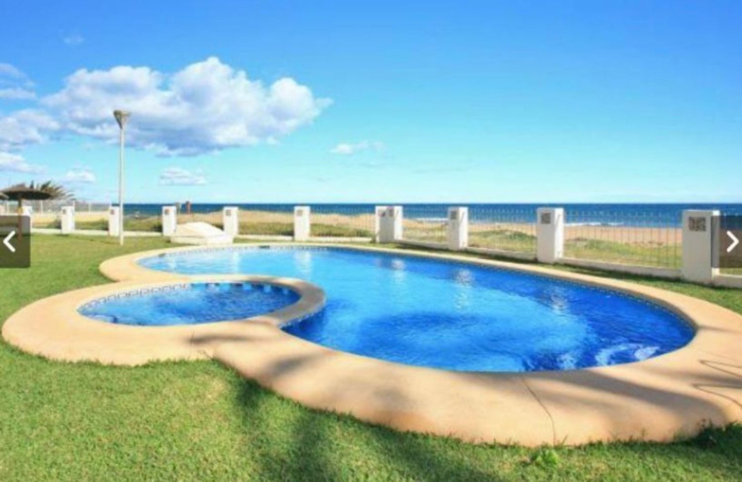 Duplex Penthouse for sale on the seafront in Cigonya, in Dénia