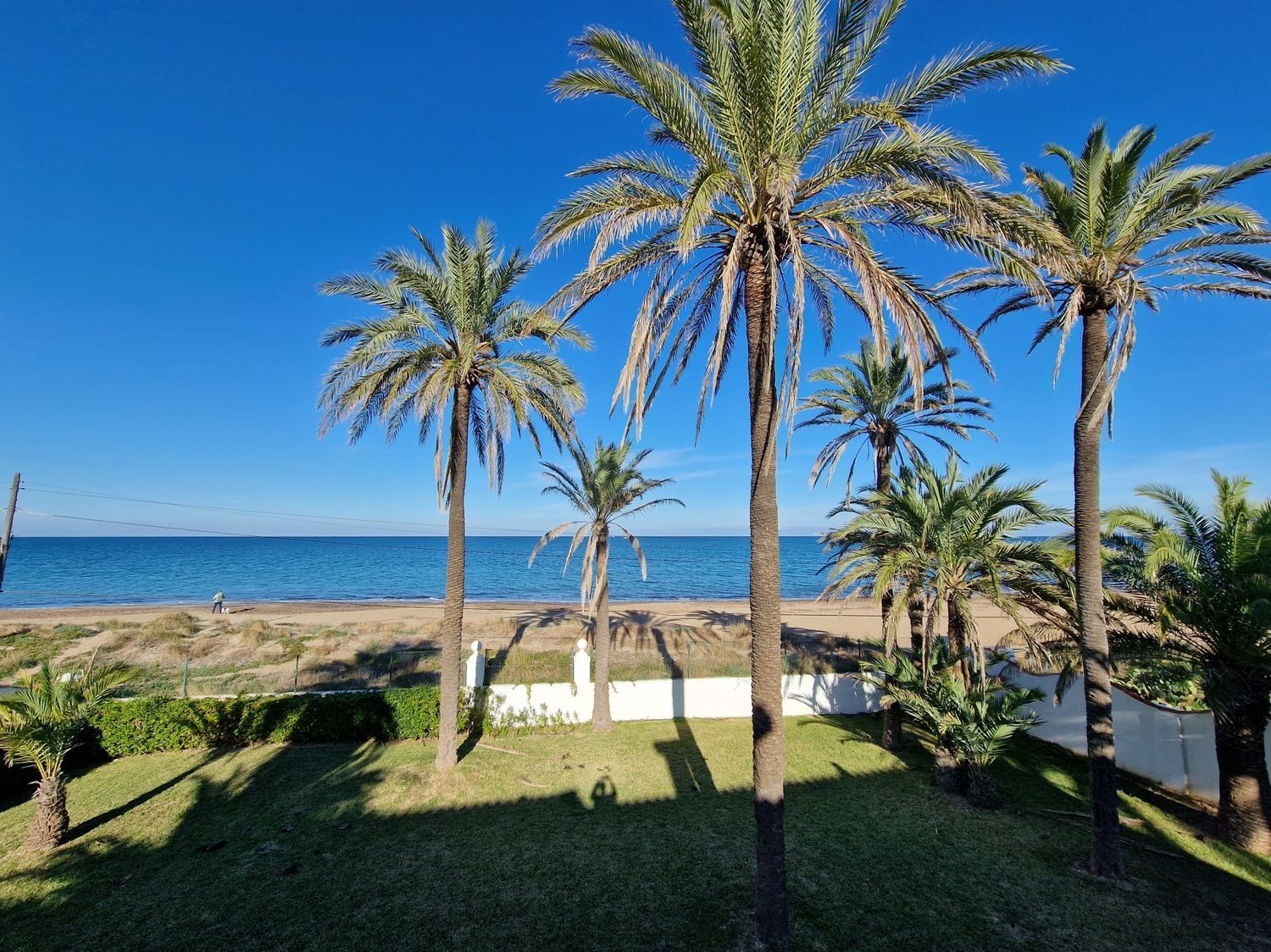 House for sale on the seafront in Les Bassetes, in Dénia