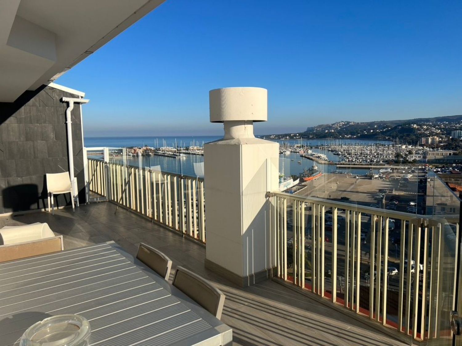 Penthouse for sale on the seafront in the Maques de Campo Urbanization, in Dénia
