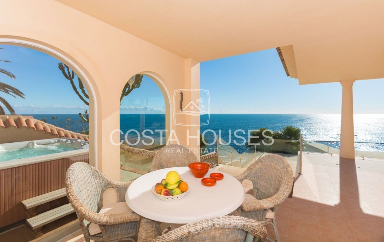 House for sale on the seafront in Benissa