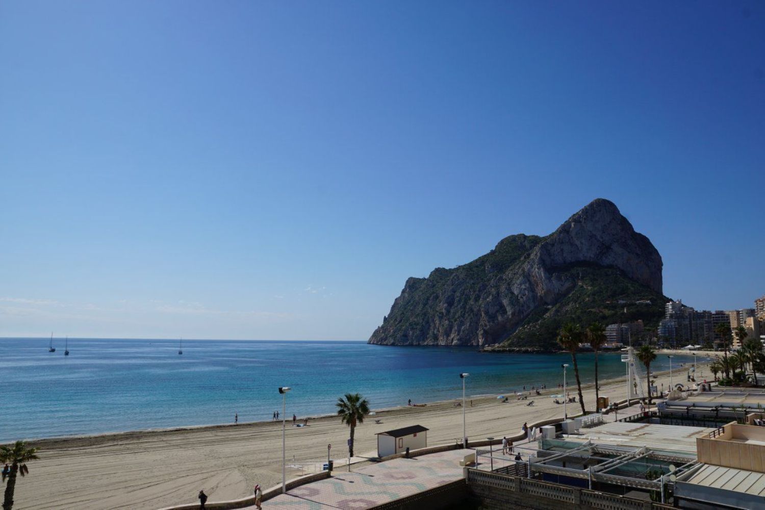 Apartment for sale on the seafront in Playa de Fossa-Levante, Calpe