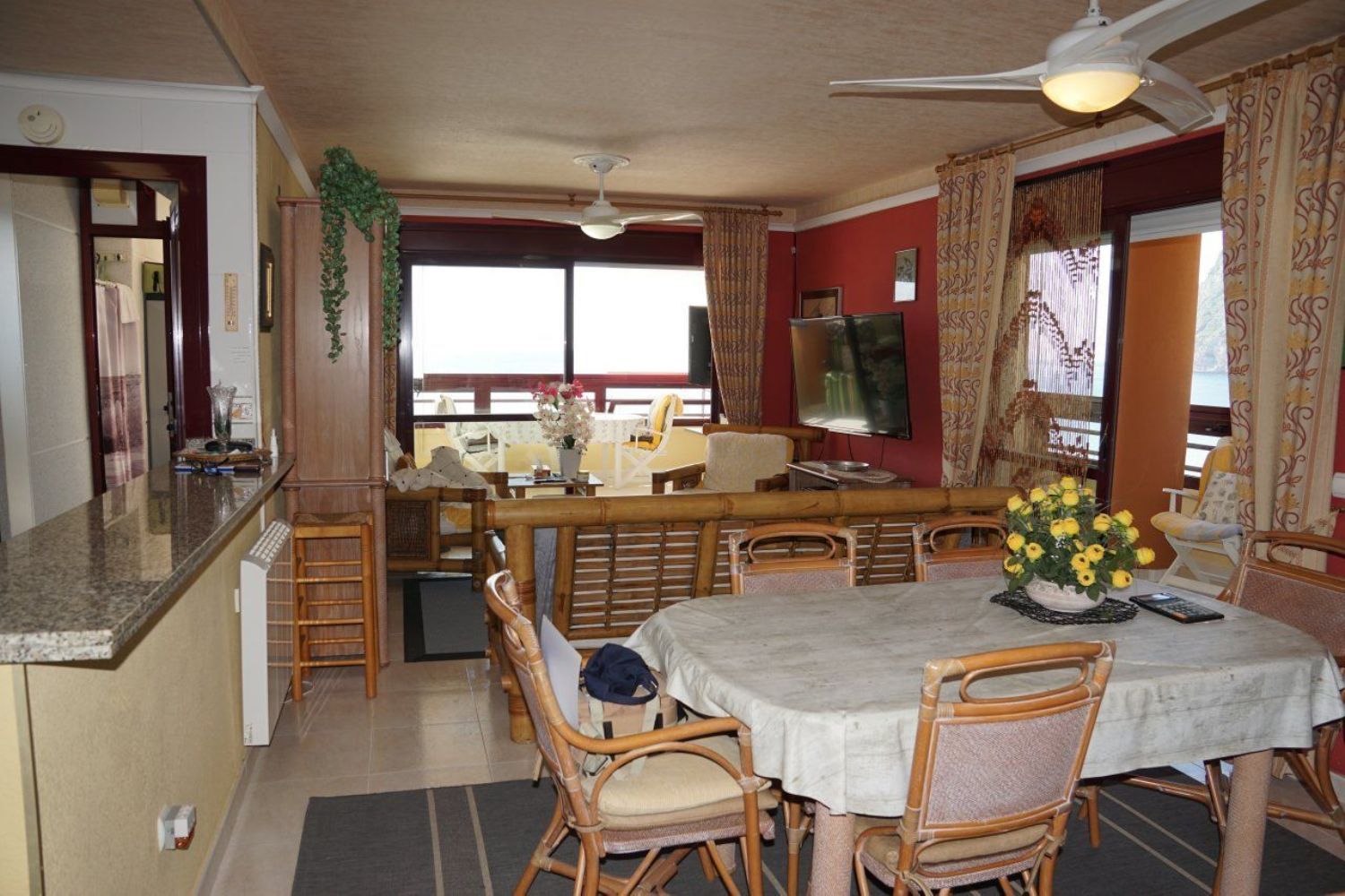 Apartment for sale on the seafront in Playa de Fossa-Levante, Calpe