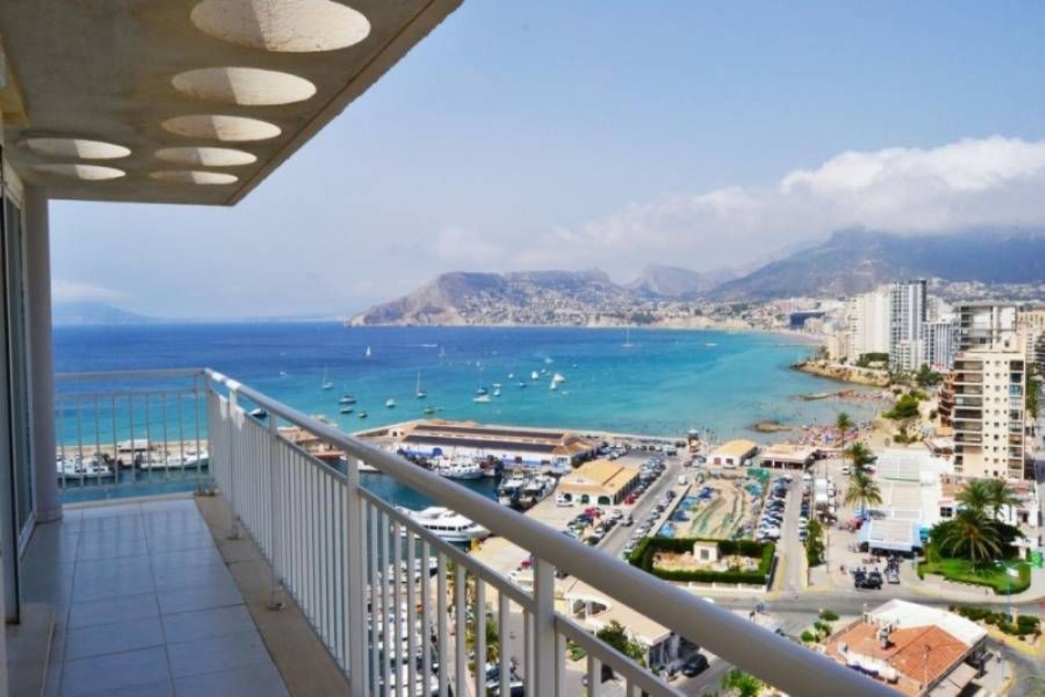 Penthouse for sale on the seafront on Avinguda del Port, Calpe