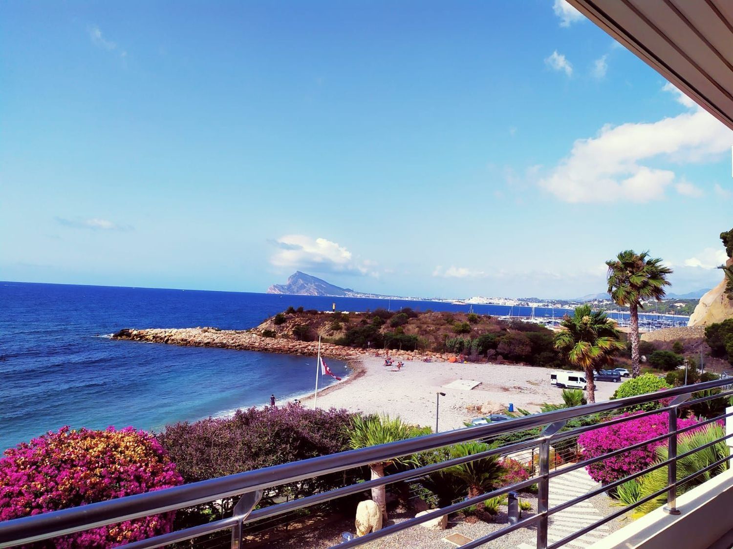 Apartment for sale on the seafront on Mascarat Beach, in Altea