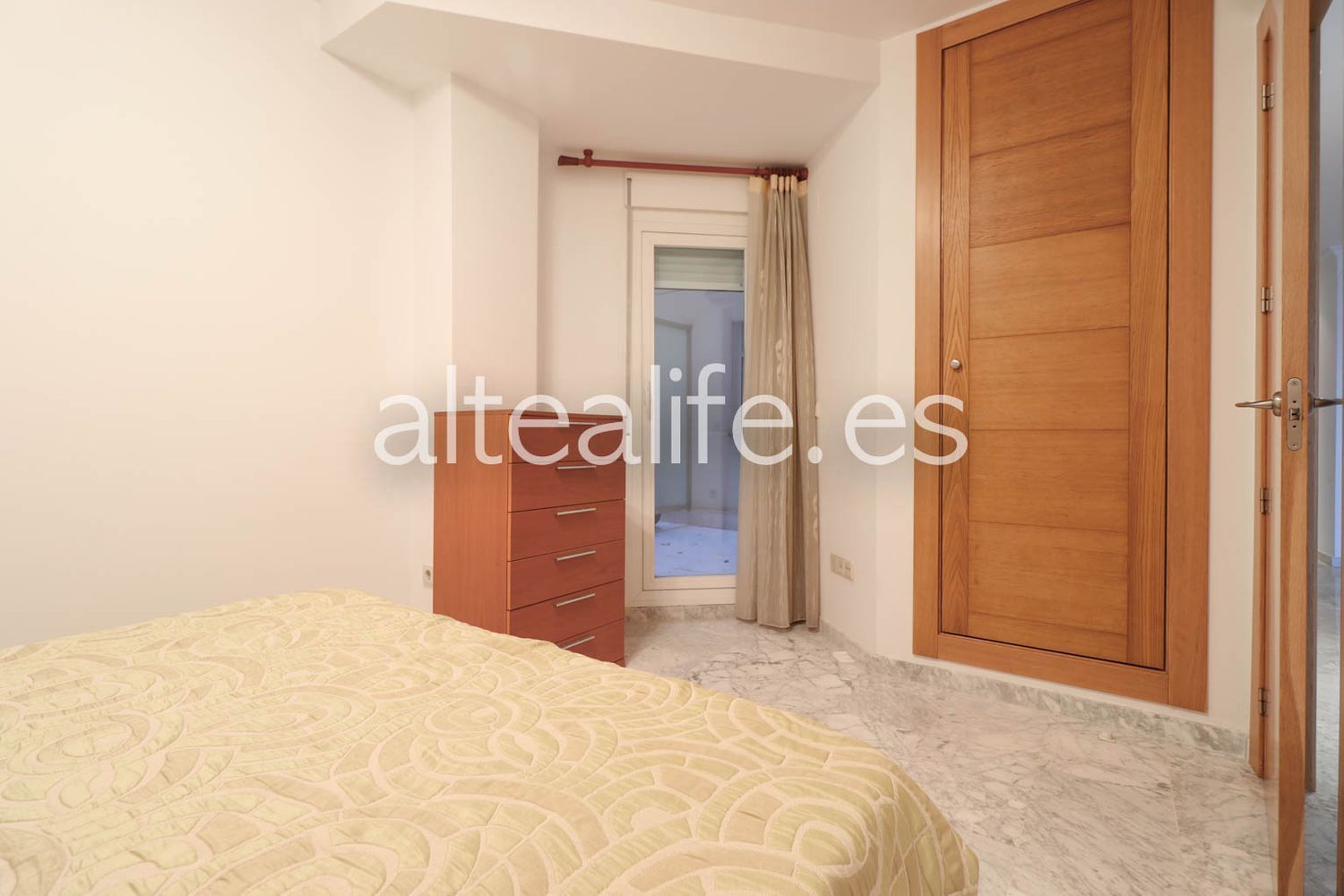Apartment for sale on the seafront on Calle San Pedro, in Altea