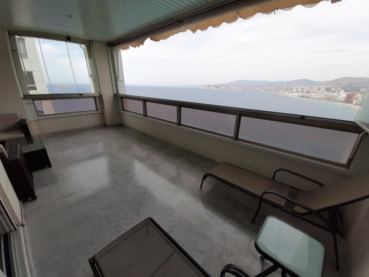 Apartment for sale on the seafront on Calle Alcalde Manuel Catalán Chana, in Benidorm