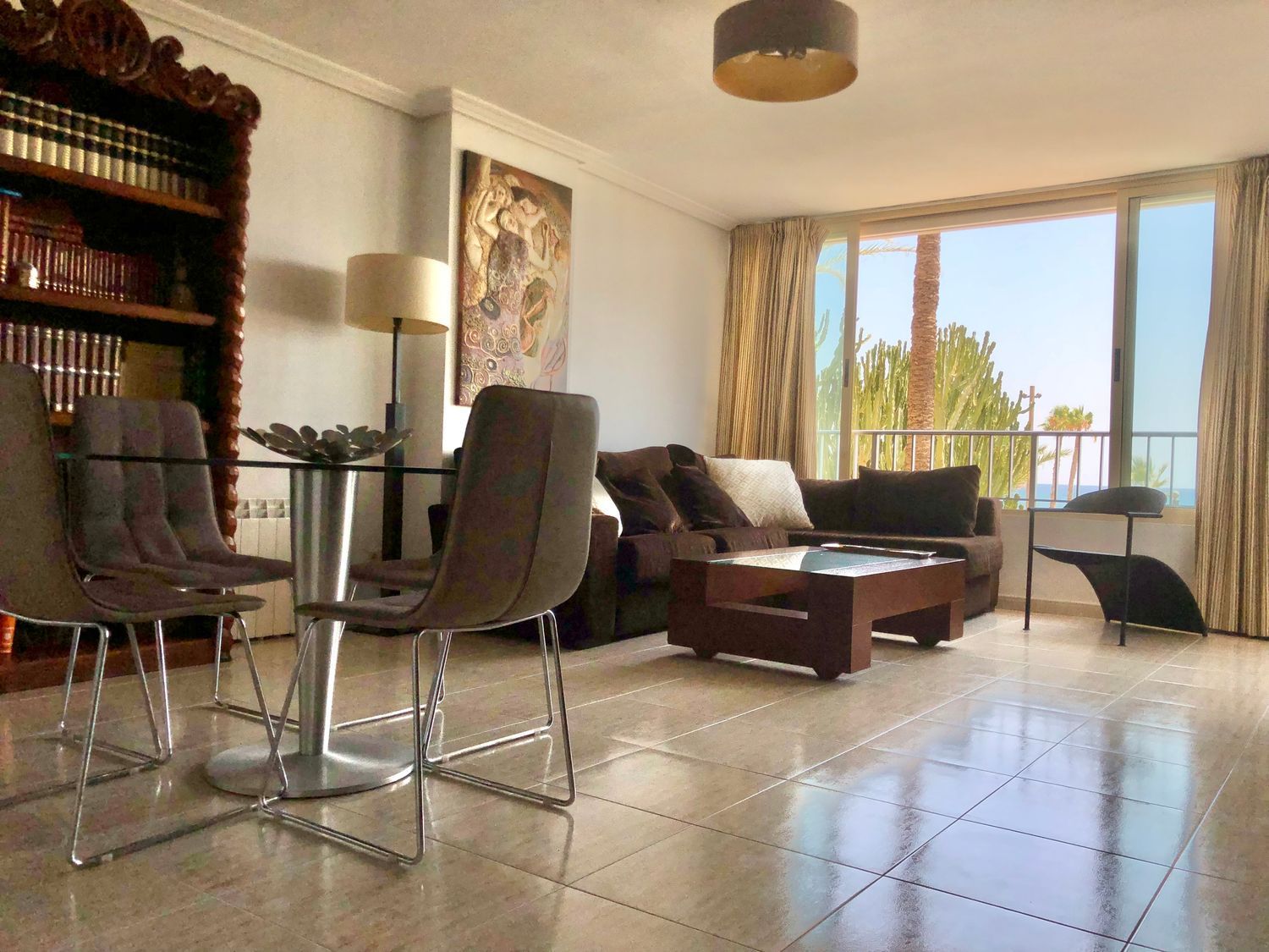 Apartamento à venda à beira-mar na Avenida de Niza, em Alicante