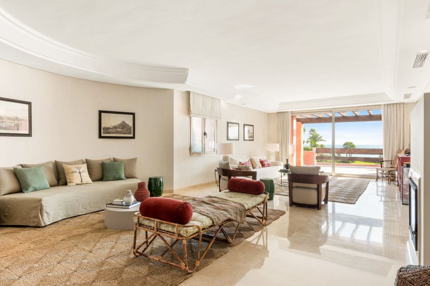 Penthouse duplex à venda à beira-mar em Los Monteros, Marbella