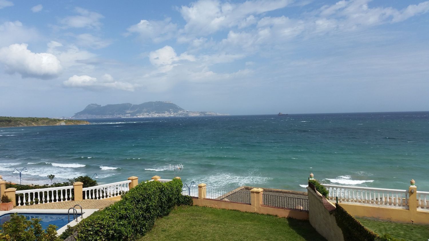 Semi-detached villa for sale in Algeciras