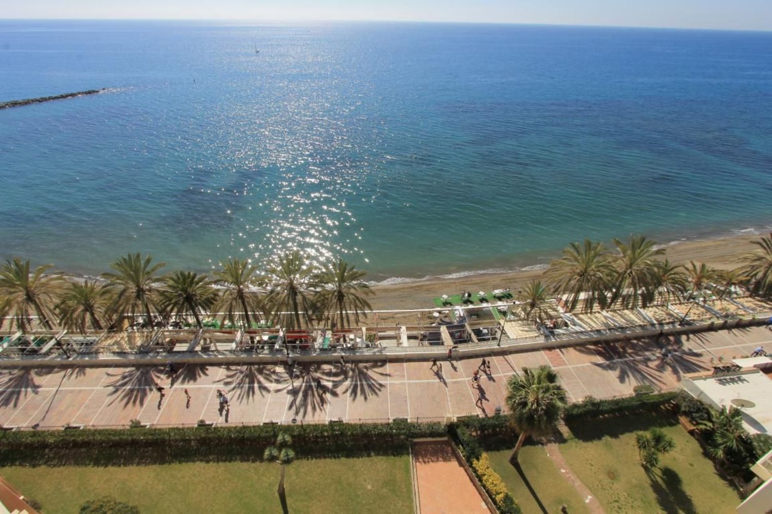 Àtic en venda a primera línia de mar al Carrer Camilo Jose Cela, a Marbella