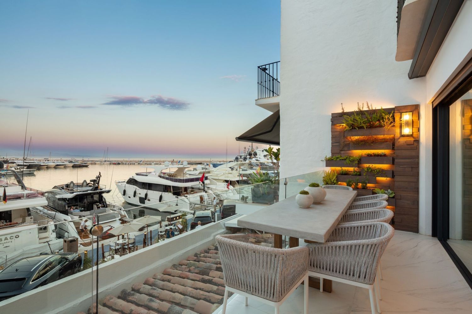Apartamento à venda à beira-mar em Puerto Banús, em Marbella