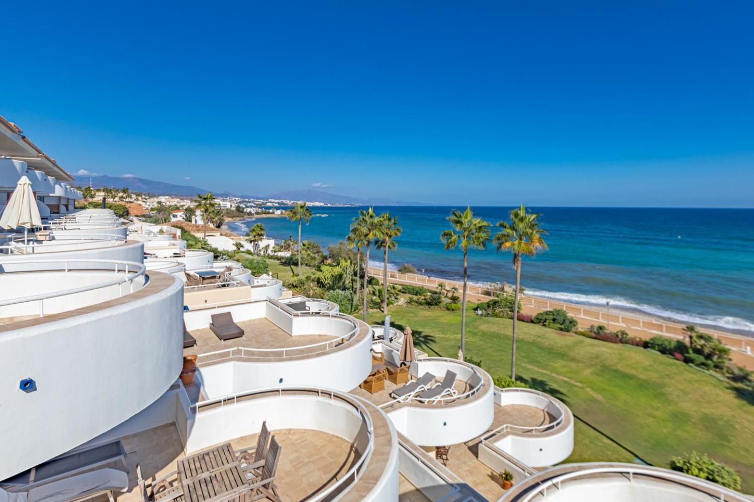 Duplex penthouse for sale on the seafront in Estepona