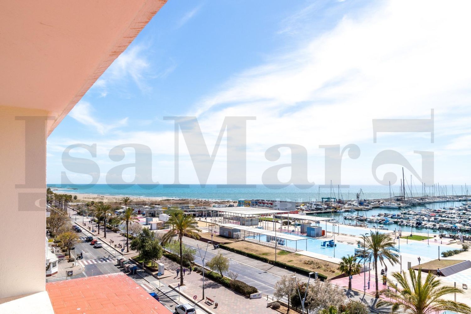 Apartment for sale on the seafront on the Paseo Marítimo de Sant Joan de Déu, in Calafell