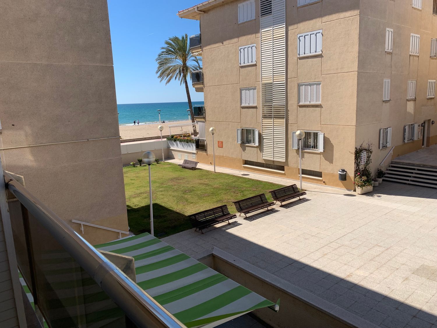 Apartment for sale on the seafront on Avenida Sant Joan de Déu, in Calafell