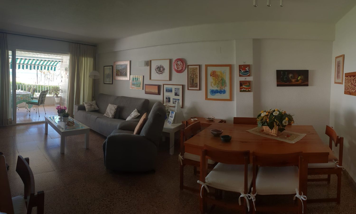 Flat for sale on the seafront on Paseo Marítimo de Masia Blanca, in Coma-Ruga