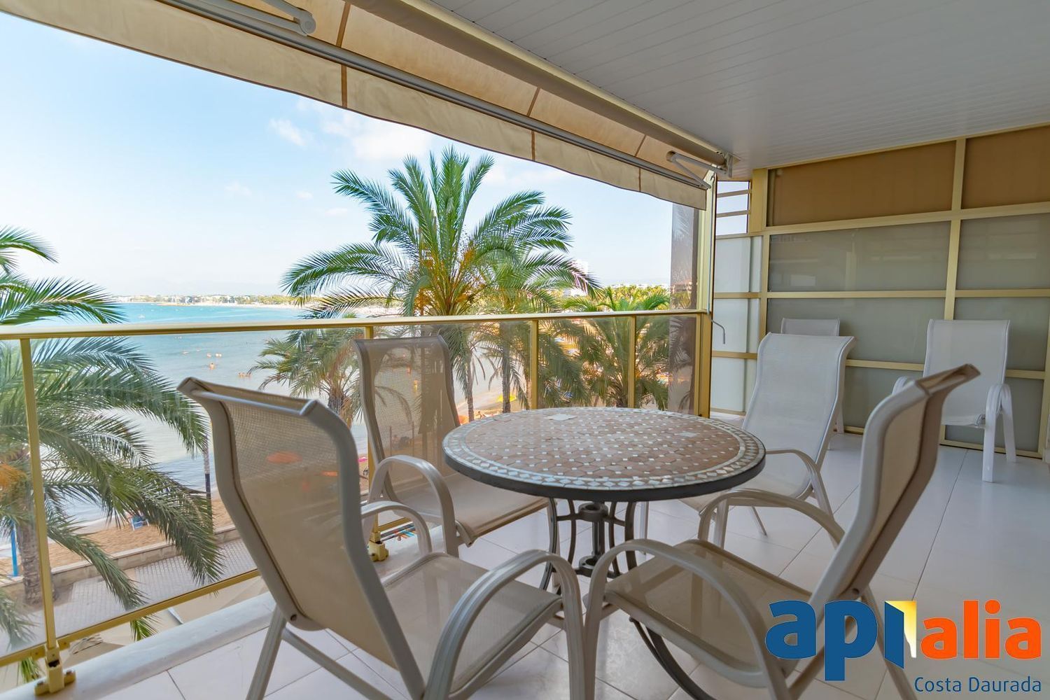 Apartment for sale on the seafront on Carrer de Colón, in Salou