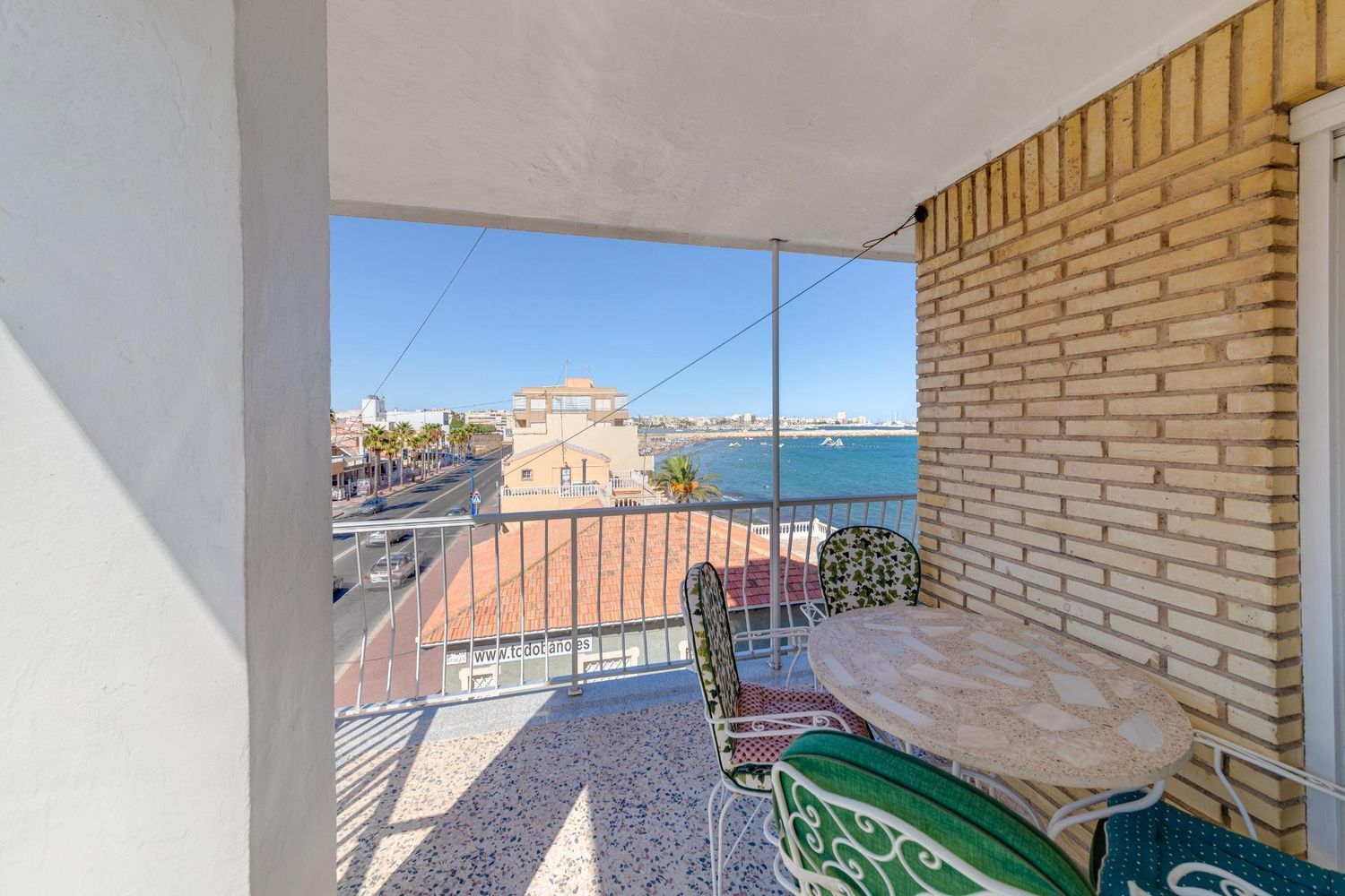 Apartment for sale on the seafront on Avenida Desiderio Rodríguez, in Torrevieja