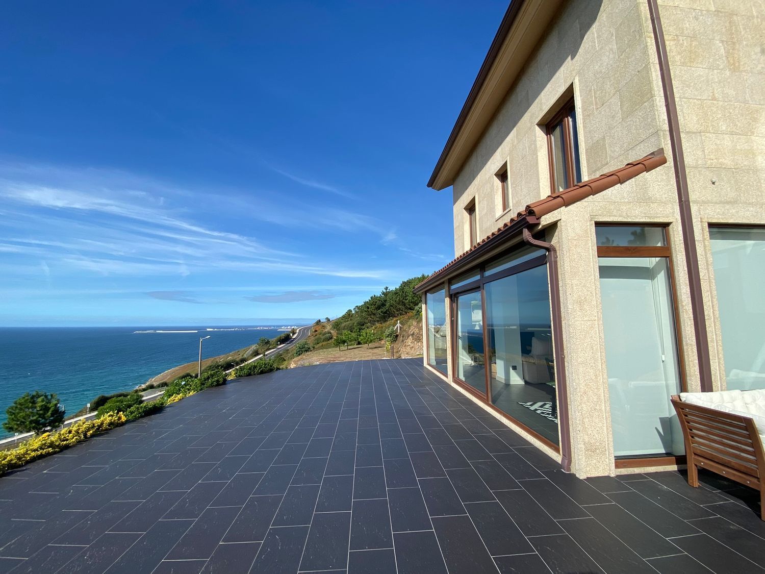 House for sale on the seafront in Barrañán, in Arteixo