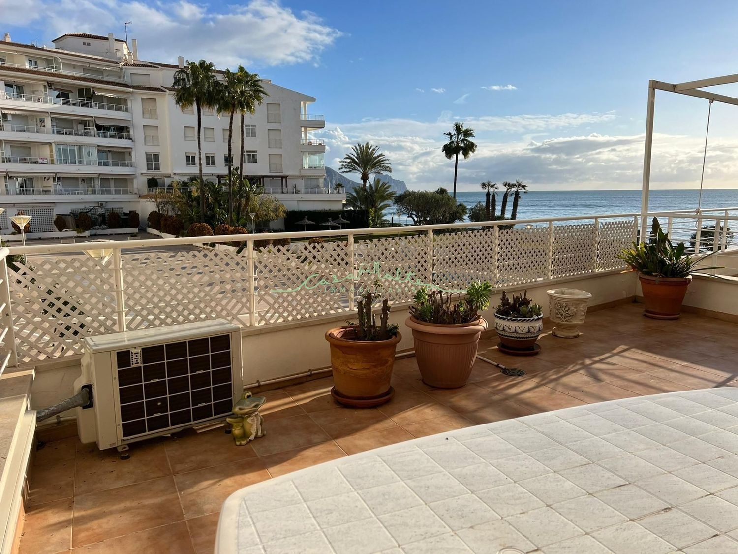 Apartment for sale on the seafront in La Olla, in Altea