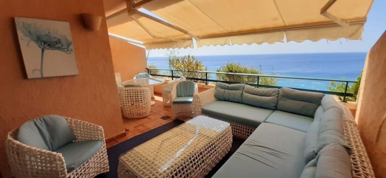 Apartamento en venta en primera línea de mar en Ronda del Atardecer, en Altea