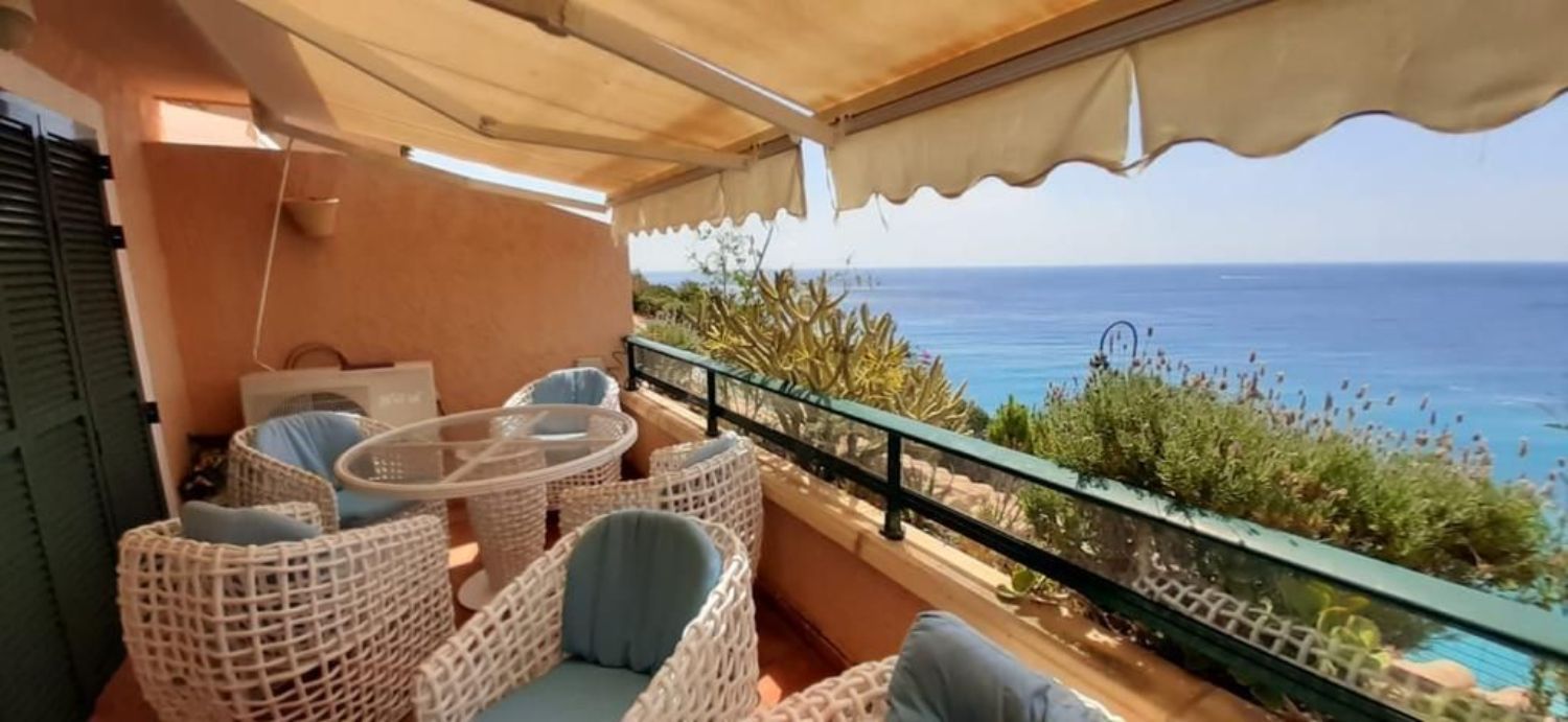 Apartment for sale on the seafront in Ronda del Atardecer, in Altea