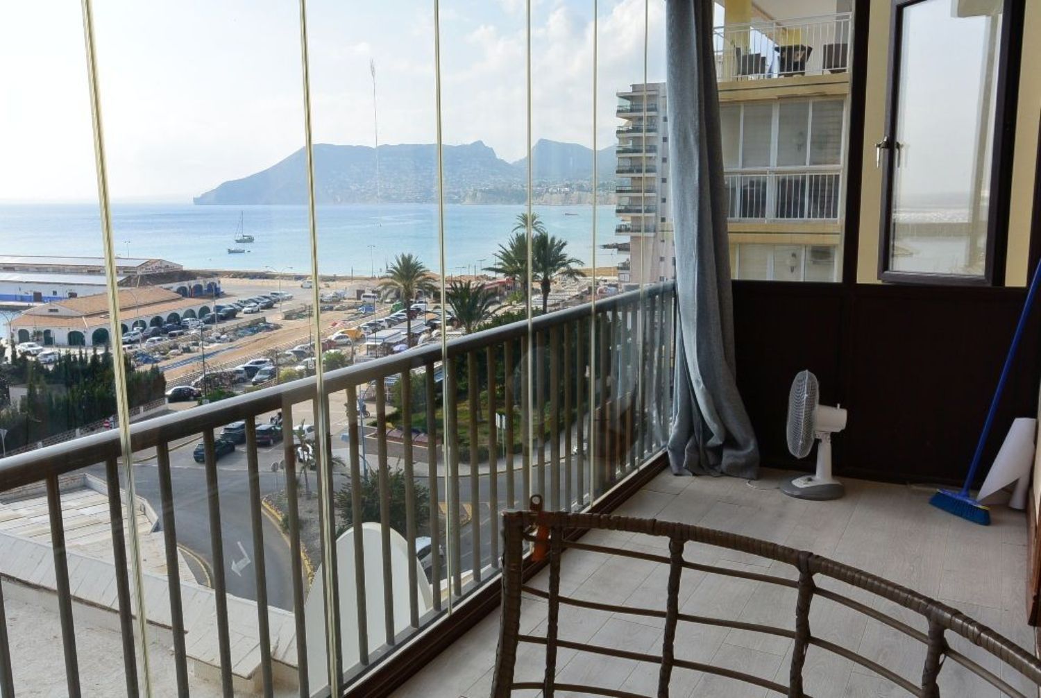 Apartment for sale on the seafront on Avenida del Puerto, in Calpe