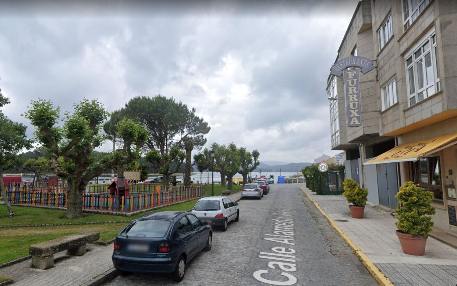 Vende-se apartamento à beira-mar na rua Alameda Vieja, em Vilagarcía de Arosa